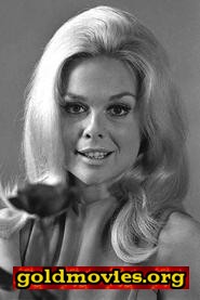 Lynn Borden come Miss Long Distance (uncredited)