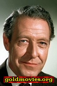 Robin Bailey come Lt. Michael Grant, Pilot
