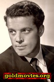 Michael St. Angel come Capt. Harold Jorgensen, Ops. Officer