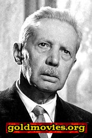 Carlo Battisti come Umberto Domenico Ferrari