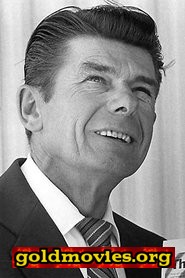 Jay Koch come Video Waiter (Ronald Reagan)