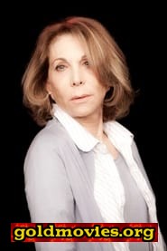 Tanya Lopert come A girl