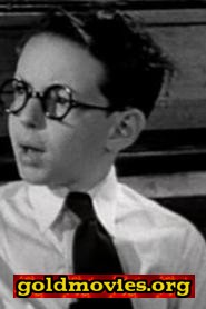 Darwood Kaye come Boy Patient Sitting in Chair