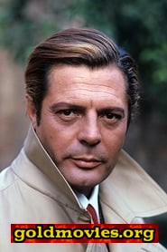 Marcello Mastroianni come Professor Bonaccorsi