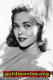 Betty Jane Graham come Convent Girl (uncredited)