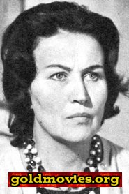 Giuliana Farnese come Holiday Guest at Cortina d'Ampezzo (uncredited)