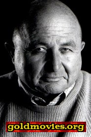 Sandro Dori come Dr. Casati