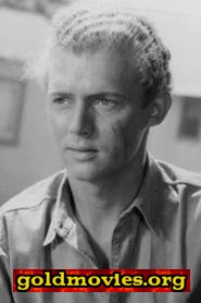 Dick Hogan come Flight Lt. Archie McGregor