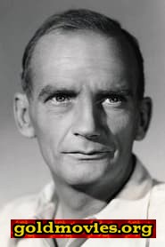 Millard Mitchell come "Mac" McIntire