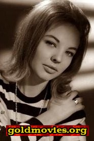Paloma Valdés come Rosa (uncredited)