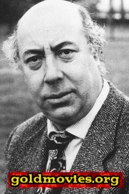 Giuseppe Terranova come Megaditta Employee