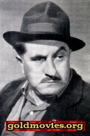 Nando Bruno come Restaurant Owner