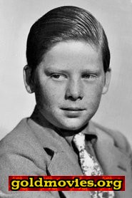 Benny Bartlett come Newsboy (uncredited)