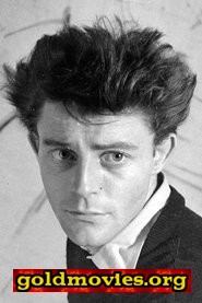 Gérard Philipe come Young Henri Faust / Young-Looking Mephistopheles