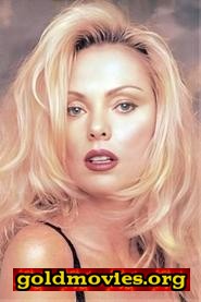 Tamara Landry come Girl in Bar