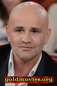 Rachid Ferrache come Simon Rosenblum