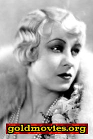 Helene Millard come Lady in Waiting to Du Barry (uncredited)