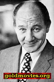 Philip Bruns come Frank Szabo
