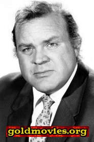 Dan Blocker come Mike, the Bartender