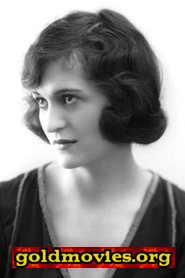 Mercia Swinburne come Countess Eleanore