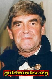Derek Nimmo come DG Assistant