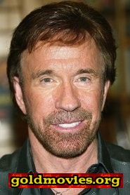 Chuck Norris come Man in the House of 7 Joys (uncredited)