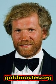 Raimund Harmstorf come Captain Briggs