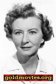 Irene Ryan come Southern Belle at the Bar (uncredited)