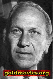 Nando Sarlo come Catellani's Guest (uncredited)