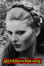 Simonetta Stefanelli come signorina Romano