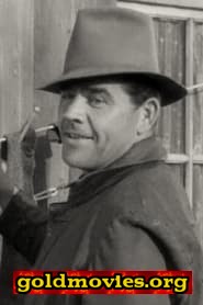 Pat Flaherty come Second Officer Kingston (uncredited)