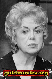 Renée Houston come Christopher's Mother