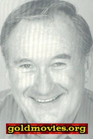 Dan Fitzgerald come Hotel Concierge
