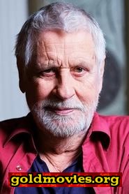 Kari Väänänen come Igor (Village Idiot)