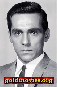 Perry Lopez come Pvt Joe Gomez aka Spanish Joe