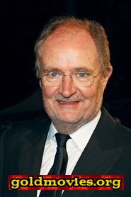 Jim Broadbent come Barrister