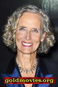 Barbara Marten come Mrs Sykes