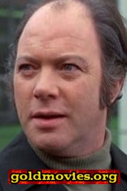 John Stratton come Sergeant Ward