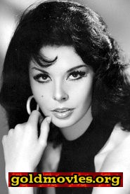 Gloria Paul come Moira