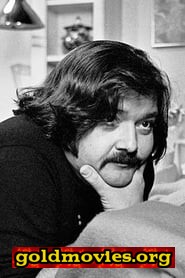 Frank Perry come Newsdealer (uncredited)