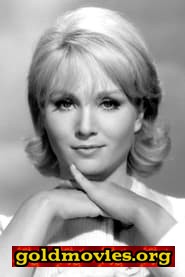 Susan Oliver come Norma