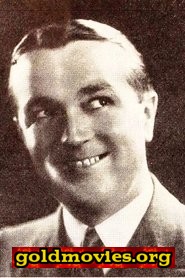 Ambrose Barker come Customs Official (uncredited)