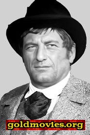 Giampiero Albertini come Commissioner Mazzola