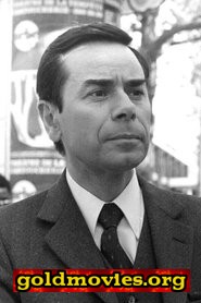 Maurice Travail come Incontinent passenger on the plane