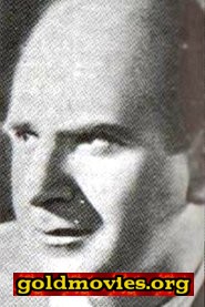 Gaetano Verna come Zio Sacerdote