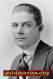 Earle Foxe come British Officer