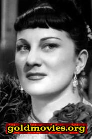 Dominique Davray come Mother Magnon