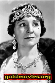 Margaret Dumont come Noblewoman in Play (uncredited)