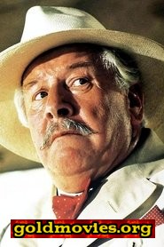 Peter Ustinov come The Priest