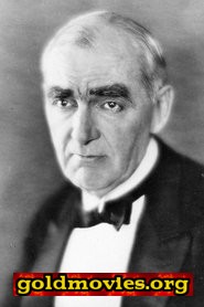 Claude Gillingwater come Colonel Dyer
